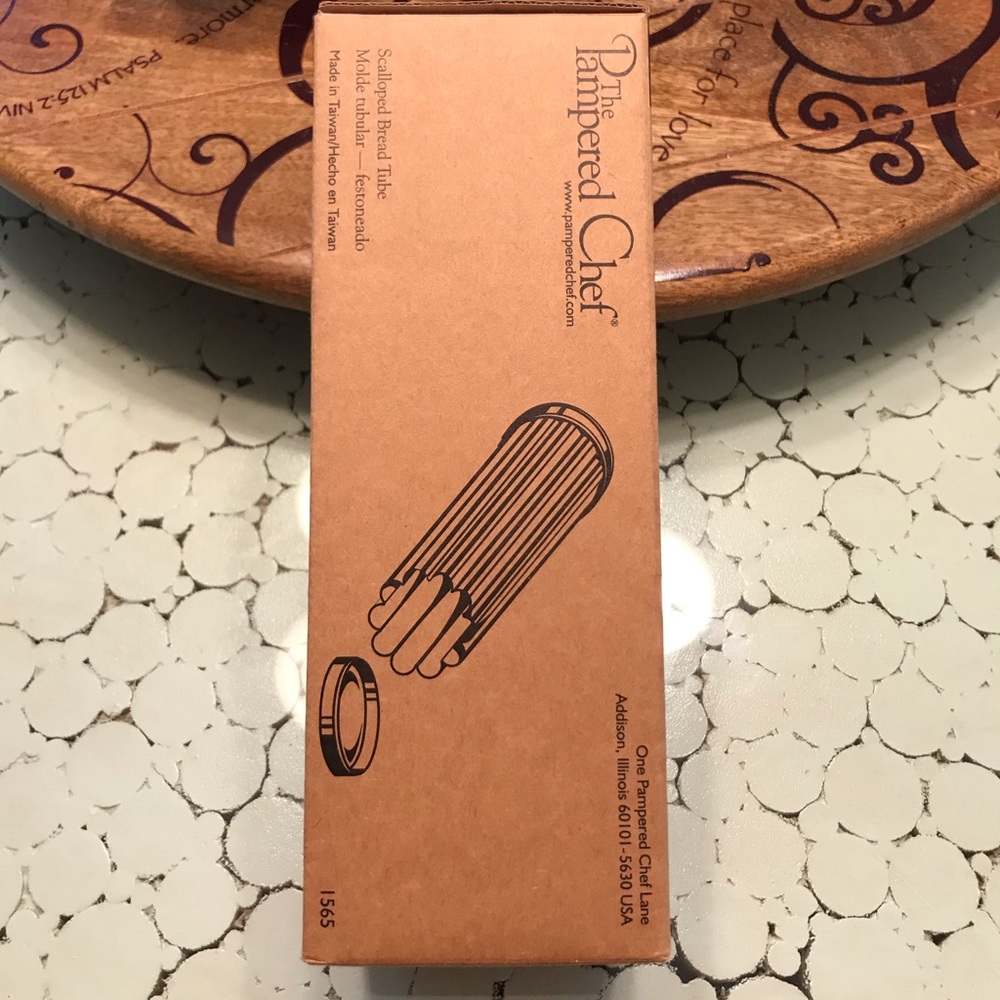 FINAL PRICE Pampered Chef scalloped bread tube